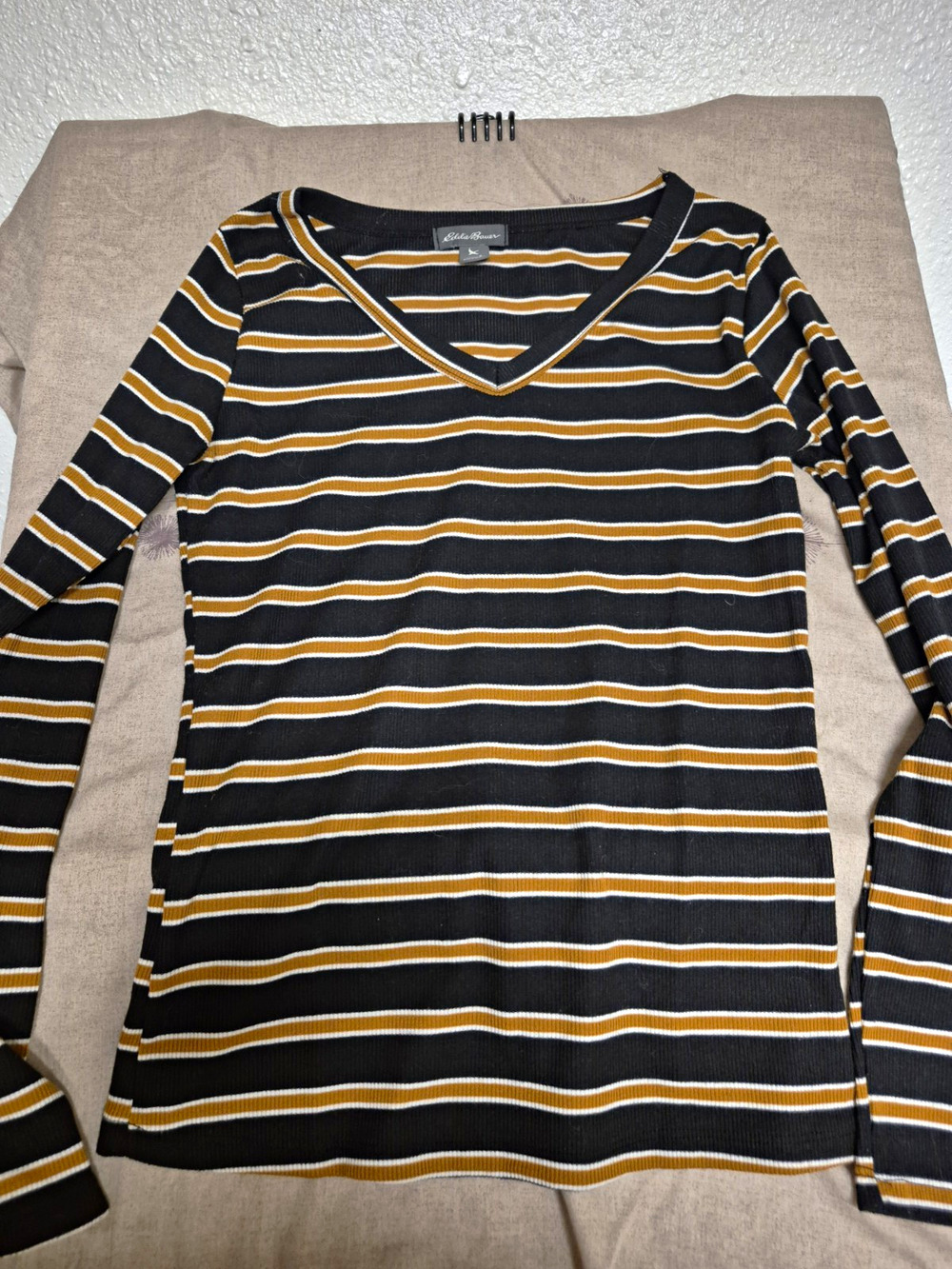 Eddie Bauer Long Sleeve V-Neck Knit womens small